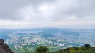 開聞岳から見下ろす指宿の町